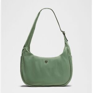 lululemon City Essentials Shoulder Bag 4L